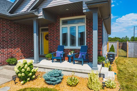 14 Cinnamon Street, ON L2V 0H6