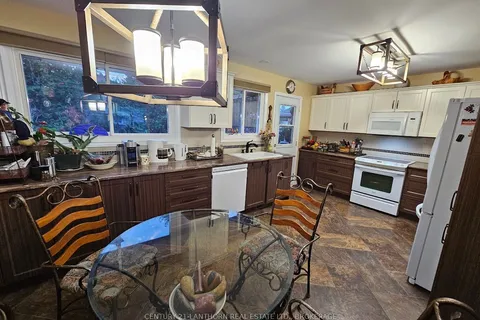 197 King Street, ON K7R 1B8