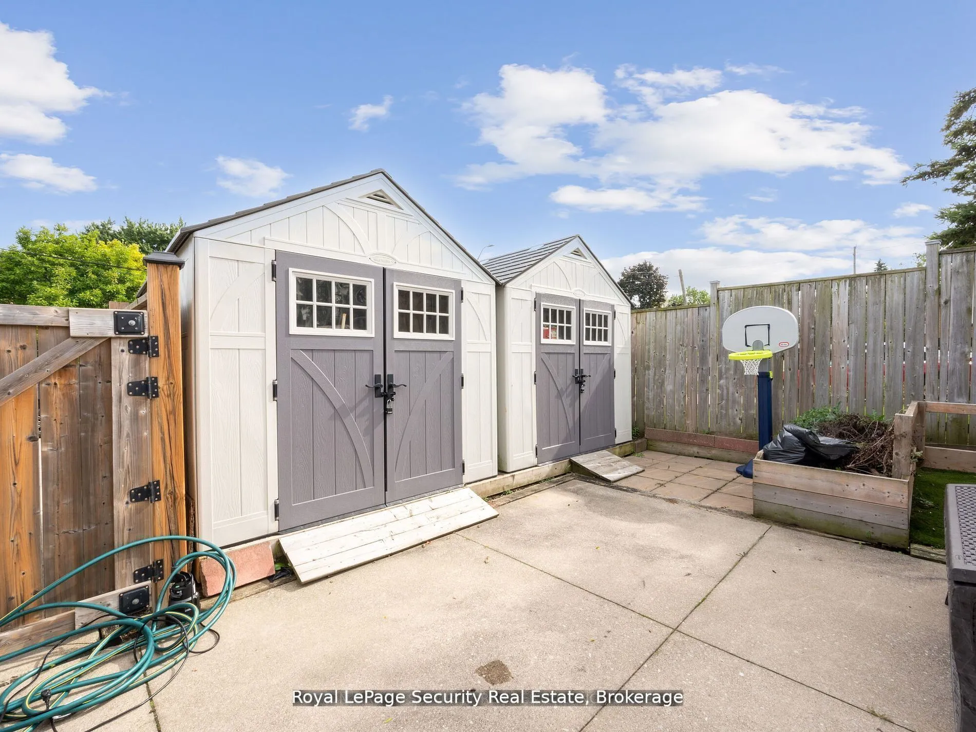 2 Maitland Avenue, ON L9A 3J3