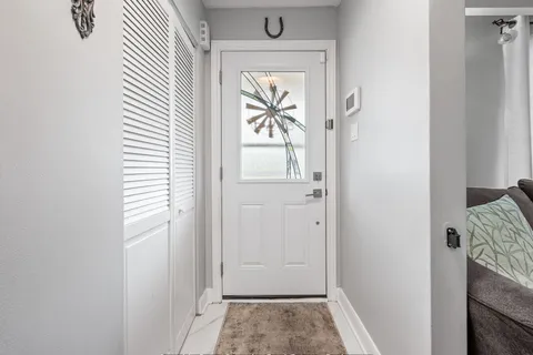 2 Maitland Avenue, ON L9A 3J3