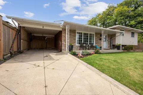 2 Maitland Avenue, ON L9A 3J3