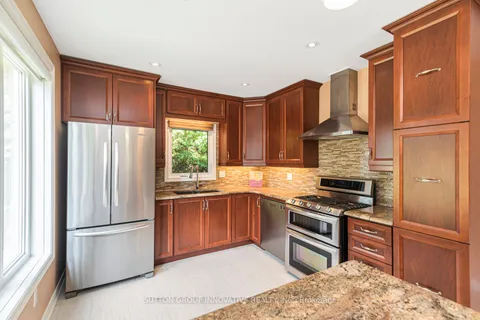 38 Lakeside Drive, ON L3M 2L2