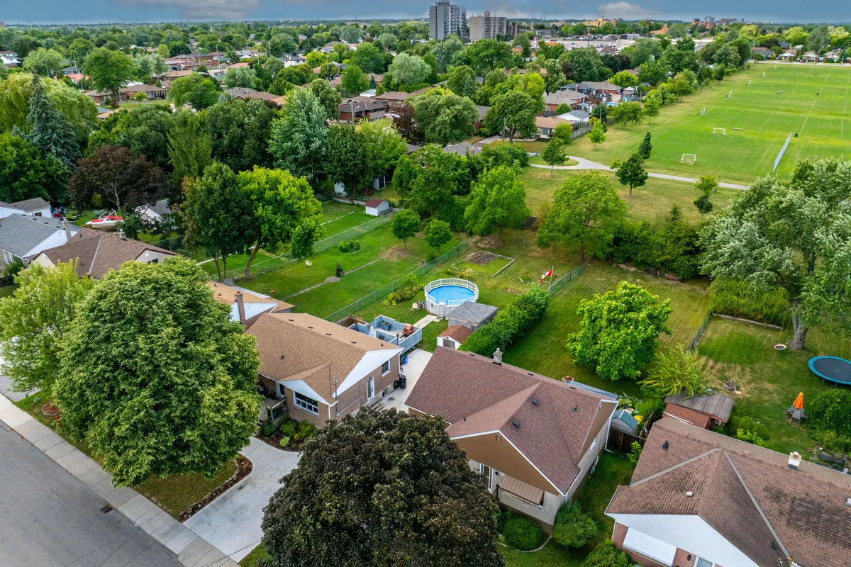 446 East 36th Street, ON L8V 4A5