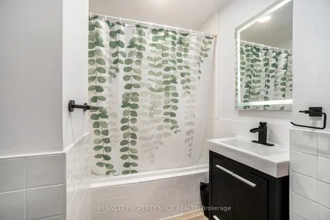 60 Melrose Avenue, ON K1Y 1T9