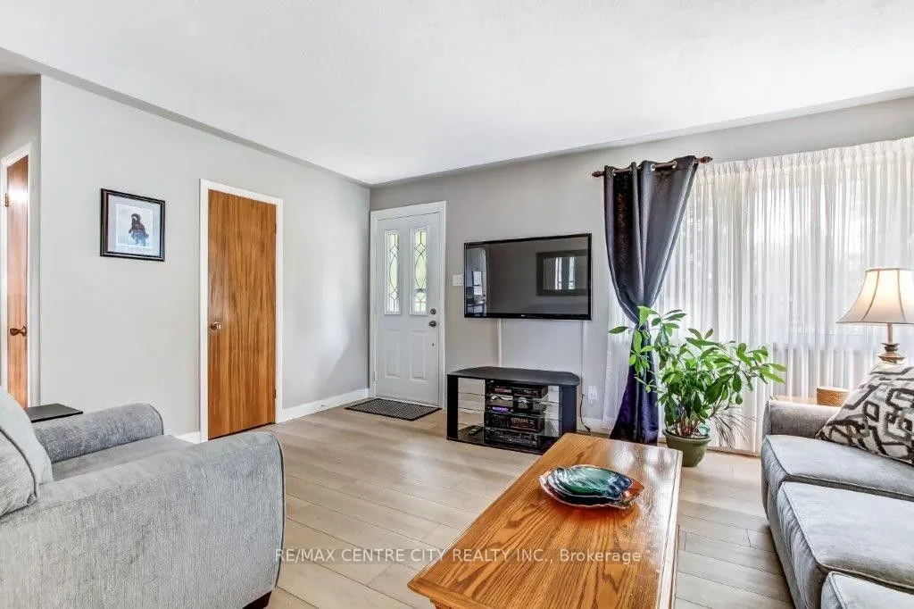 12 Curtis Avenue, ON N5Z 4G1