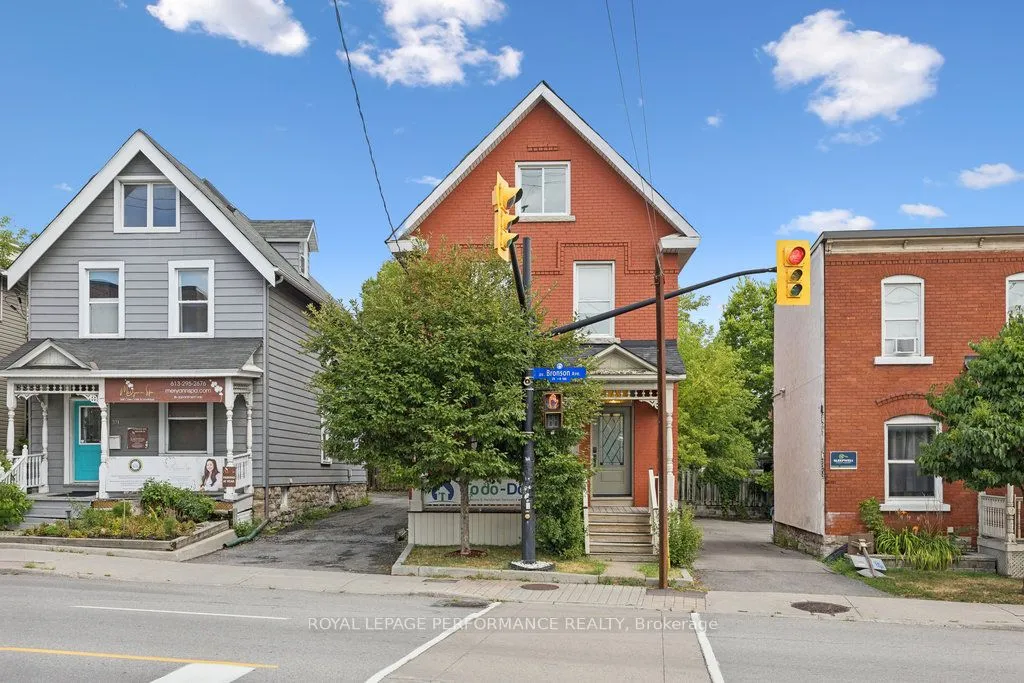 373 Bronson Avenue, ON K1R 6J4