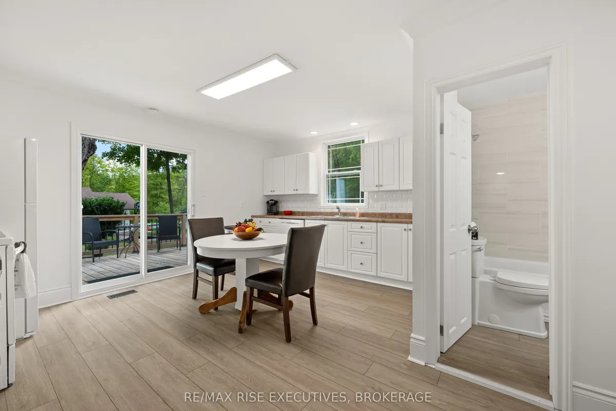 425 King Street, ON K7G 2G8