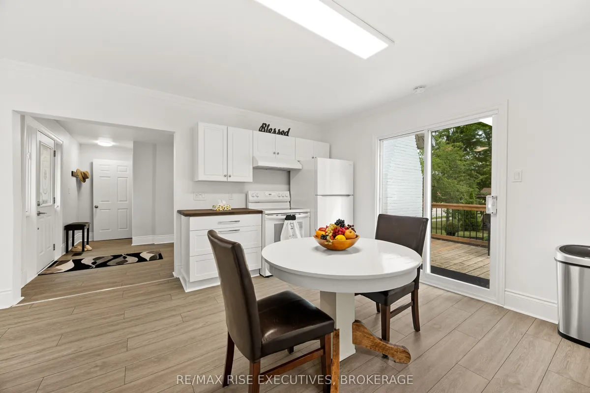 425 King Street, ON K7G 2G8