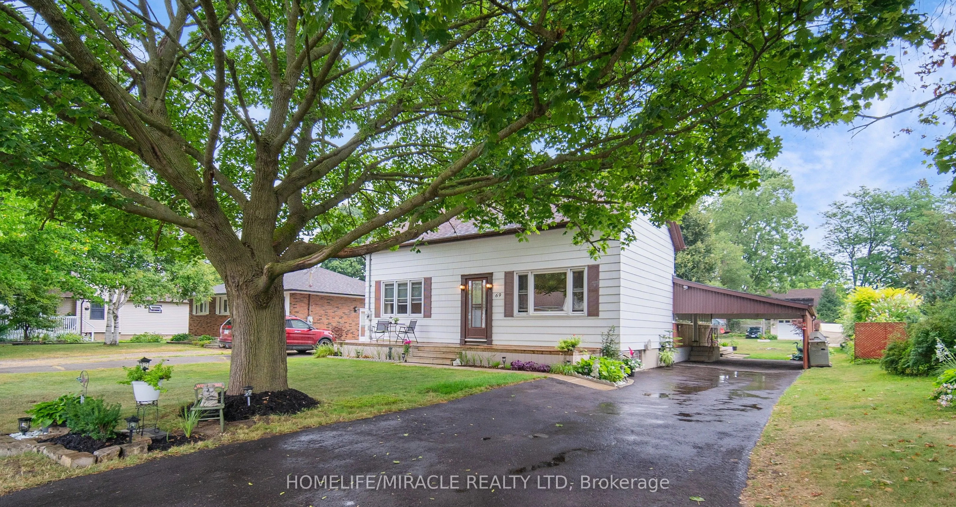 69 Bee Street, ON N4S 3Z2