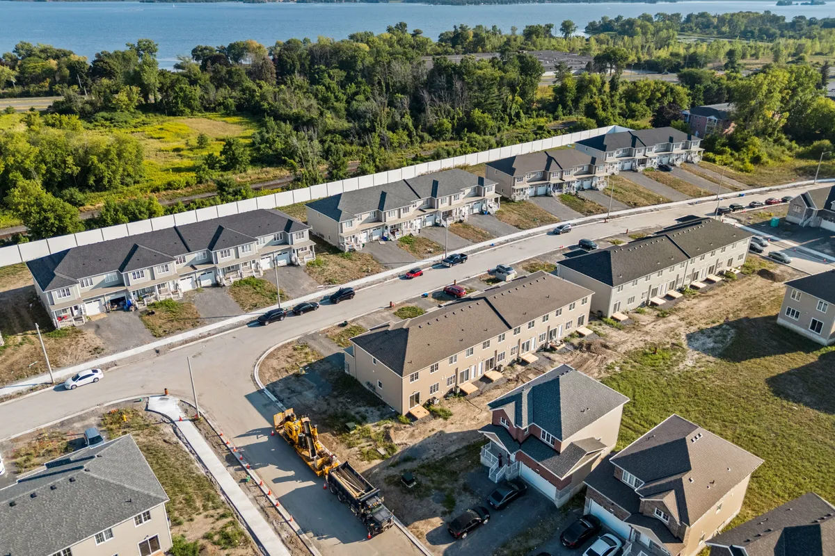 45 Lincoln Drive, ON K8N 0T7