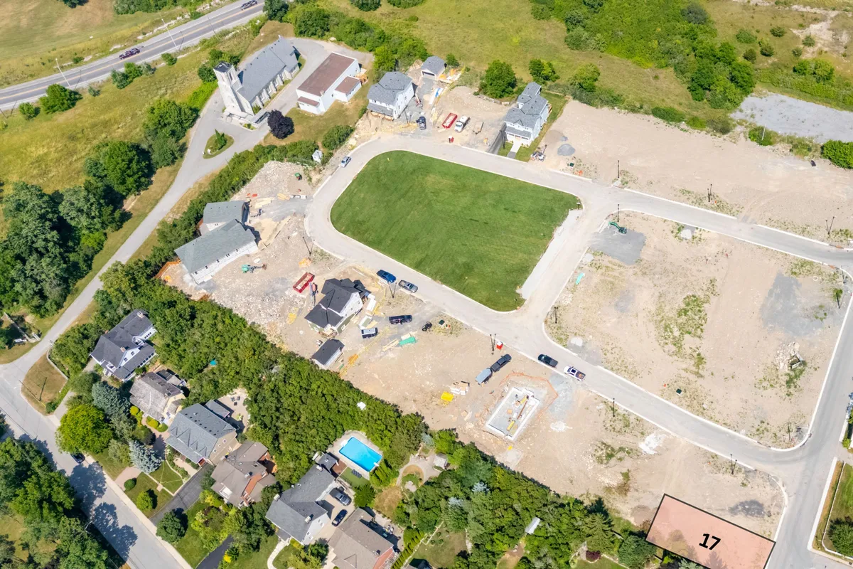 405 Wellington Street, ON K7K 6W4