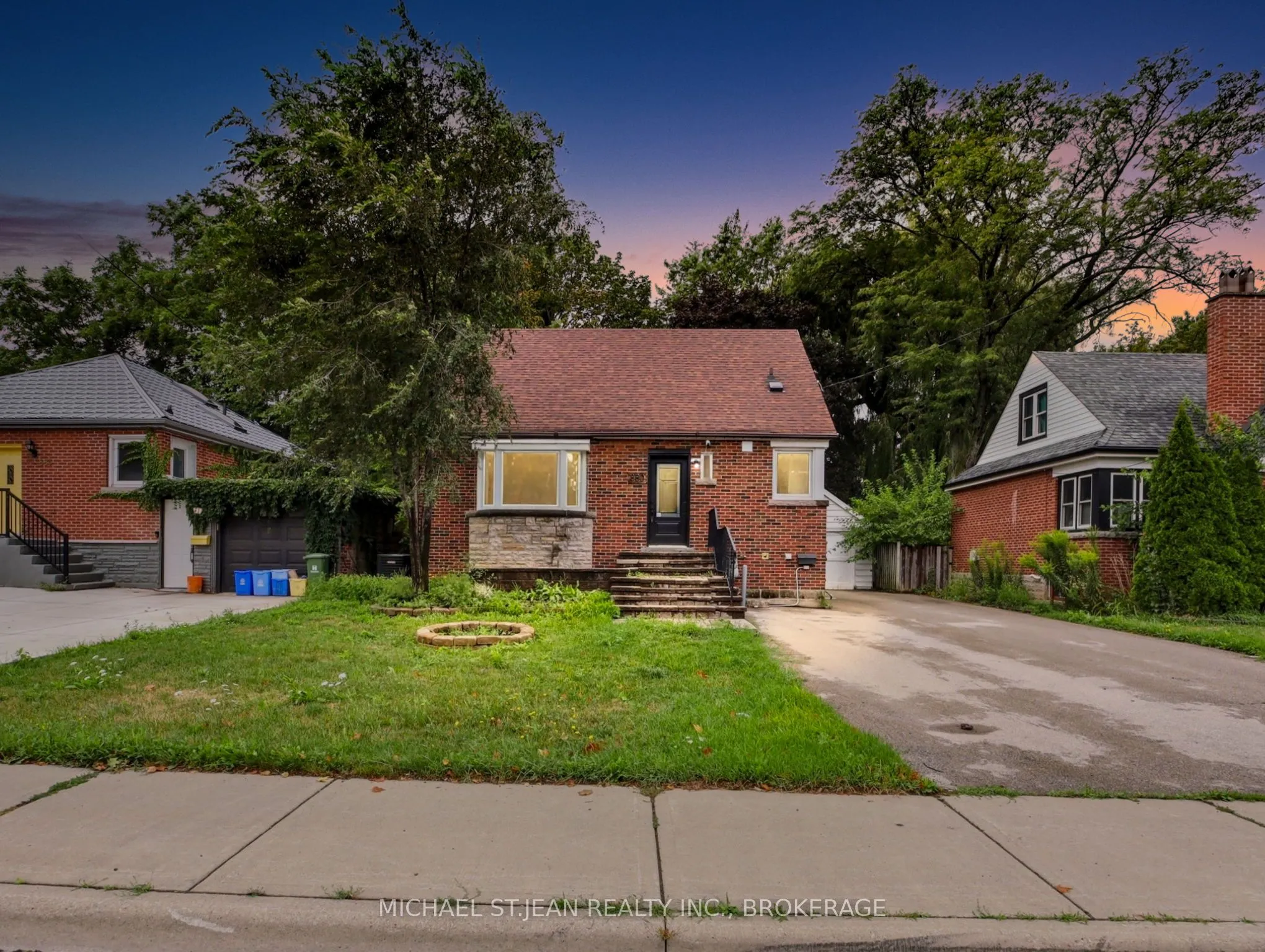 880 Garth Street, ON L9C 4K9