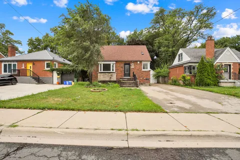 880 Garth Street, ON L9C 4K9