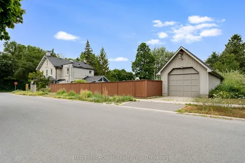 2 Alwington Avenue, ON K7L 4R3