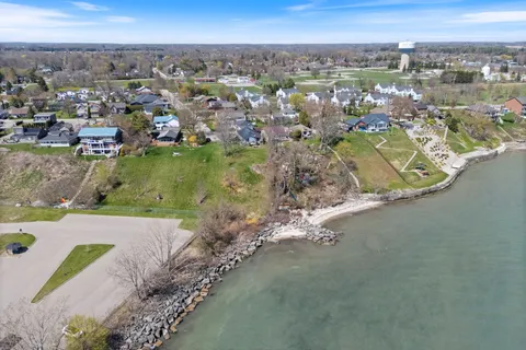 2 Buena Street, ON N0A 1N7