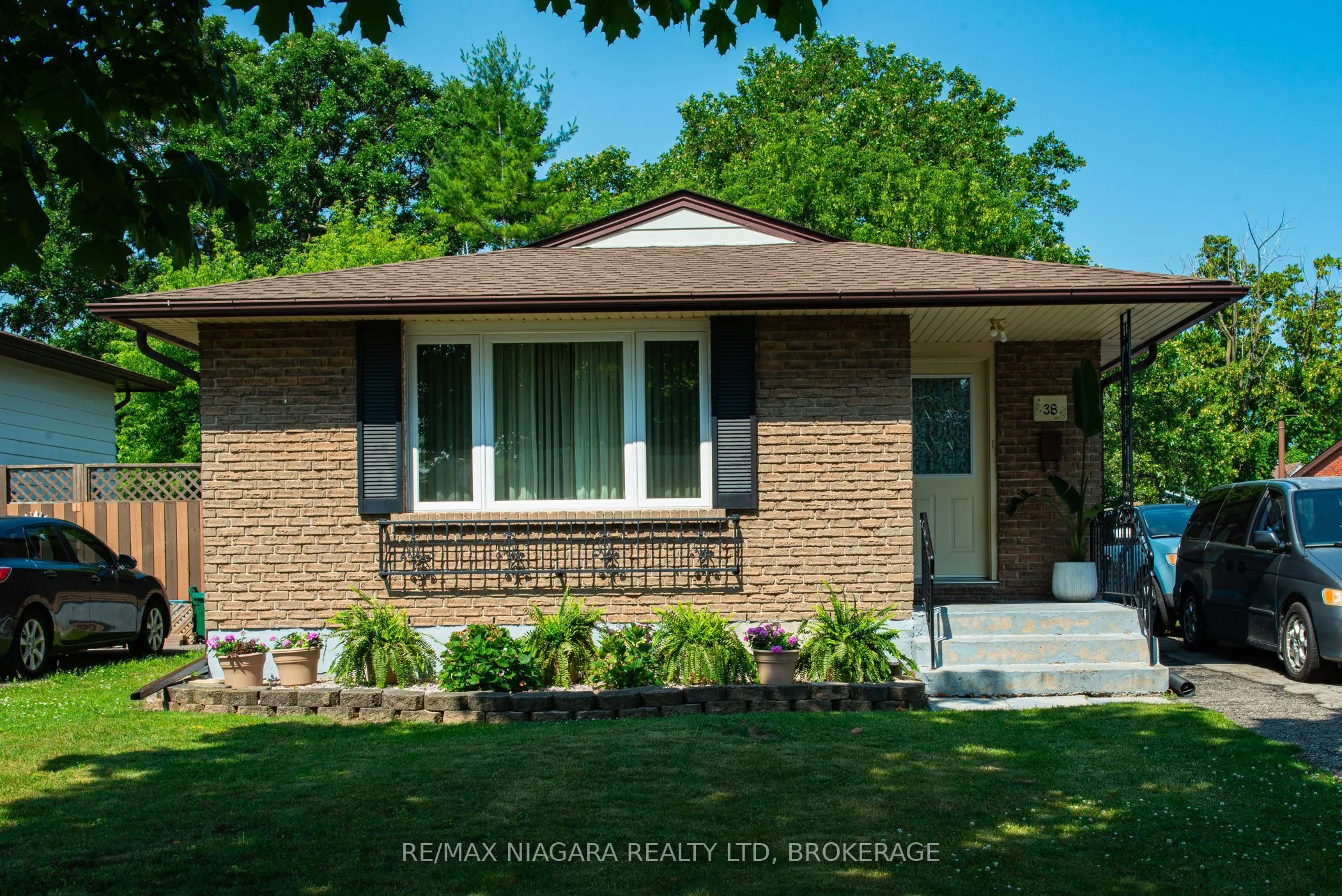 38 Roehampton Drive, ON L2M 7K7