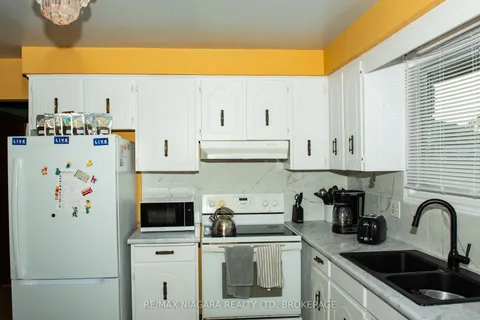 38 Roehampton Drive, ON L2M 7K7