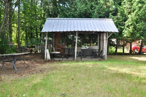 31 Hutcheson Beach Road, ON P1H 1N4