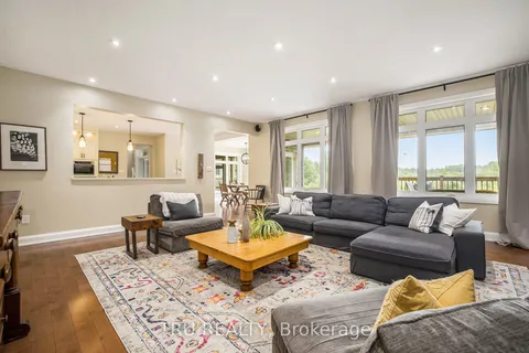 2465 Marchurst Road, ON K2W 0H2