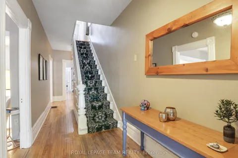 142 Cathcart Street, ON K1N 5B8