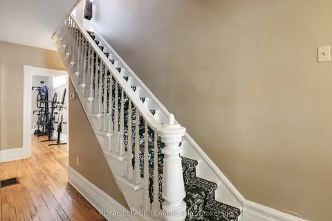 142 Cathcart Street, ON K1N 5B8