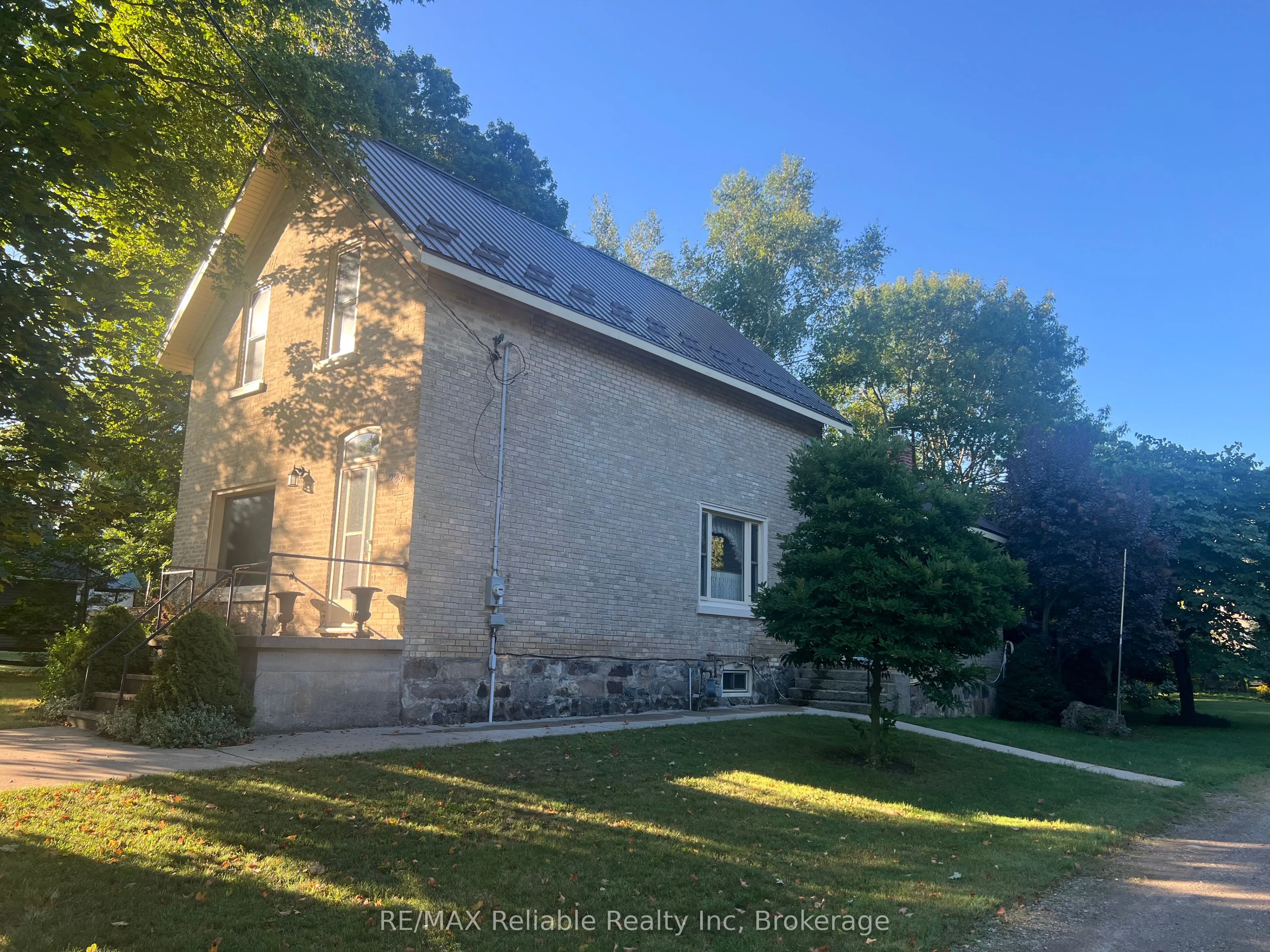 293 Drummond Street, ON N0M 1H0