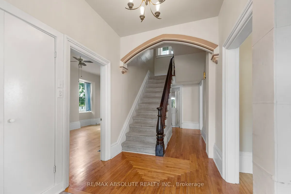 24 Ottawa Street, ON K7S 1W8