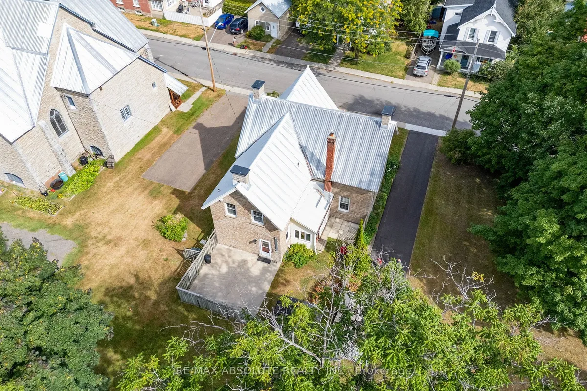 24 Ottawa Street, ON K7S 1W8