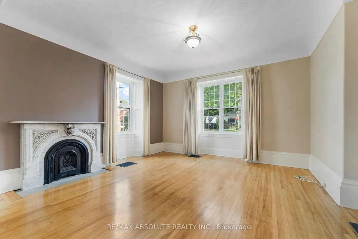 24 Ottawa Street, ON K7S 1W8