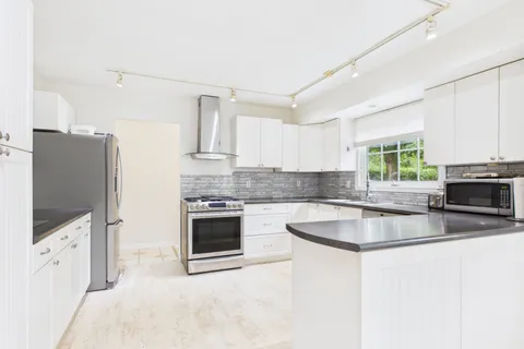 1049 Wellington Street, ON N0H 2C3