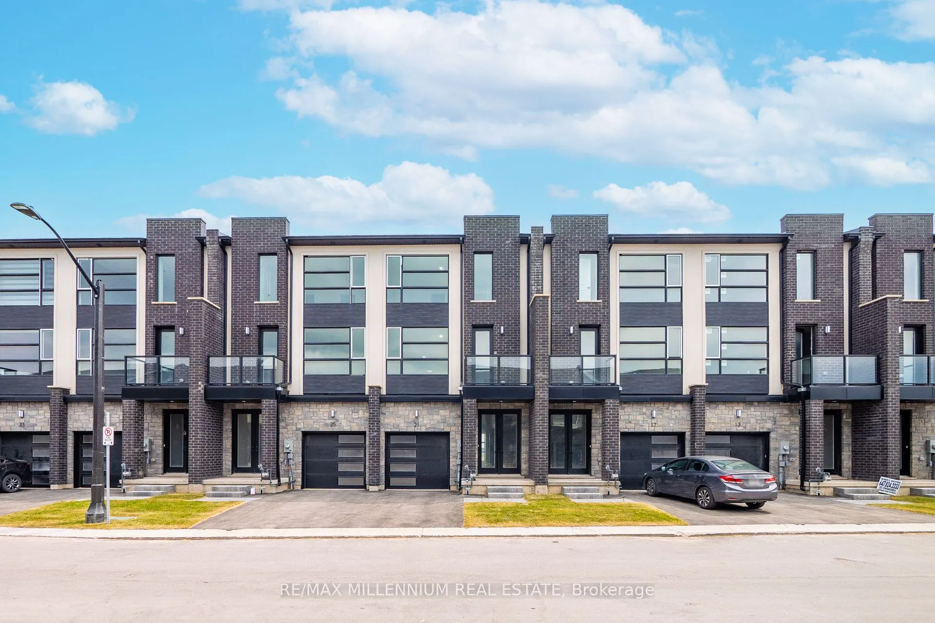 21 Warren Trail, ON L3B 0N8