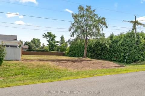 9 Doris Avenue, ON K1T 3W8