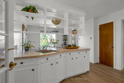 518 Blossom Park Drive, ON K6H 5N2