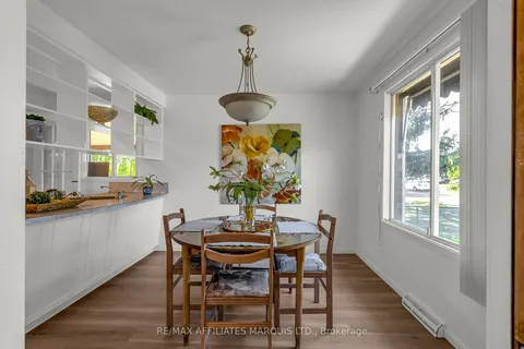 518 Blossom Park Drive, ON K6H 5N2