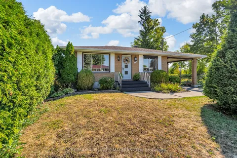 518 Blossom Park Drive, ON K6H 5N2