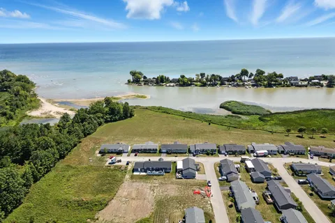 55 RIVERBEND Crescent, ON N0A 1L0