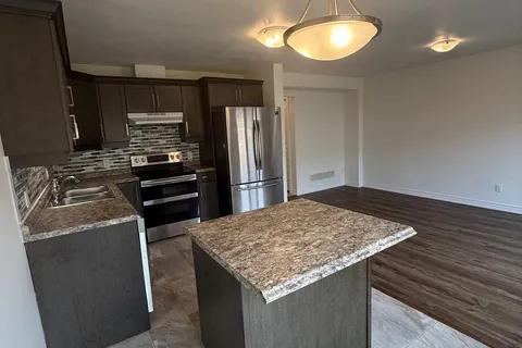 140 Monarch Street, ON L3C 0G6