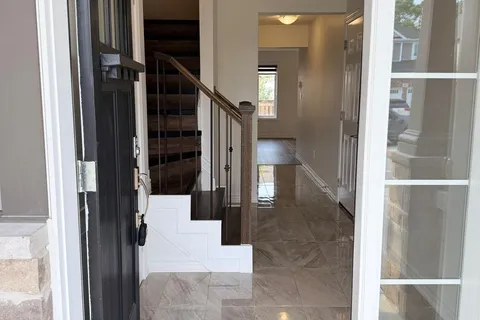 140 Monarch Street, ON L3C 0G6