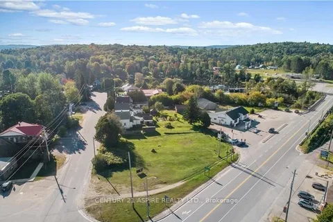 00 PCL 36-1 SEC 36M220 Highway, ON K0J 2M0