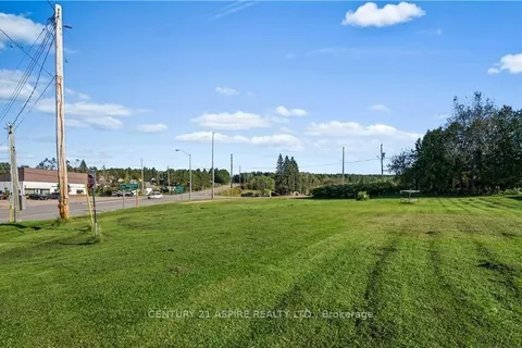 00 PCL 36-1 SEC 36M220 Highway, ON K0J 2M0