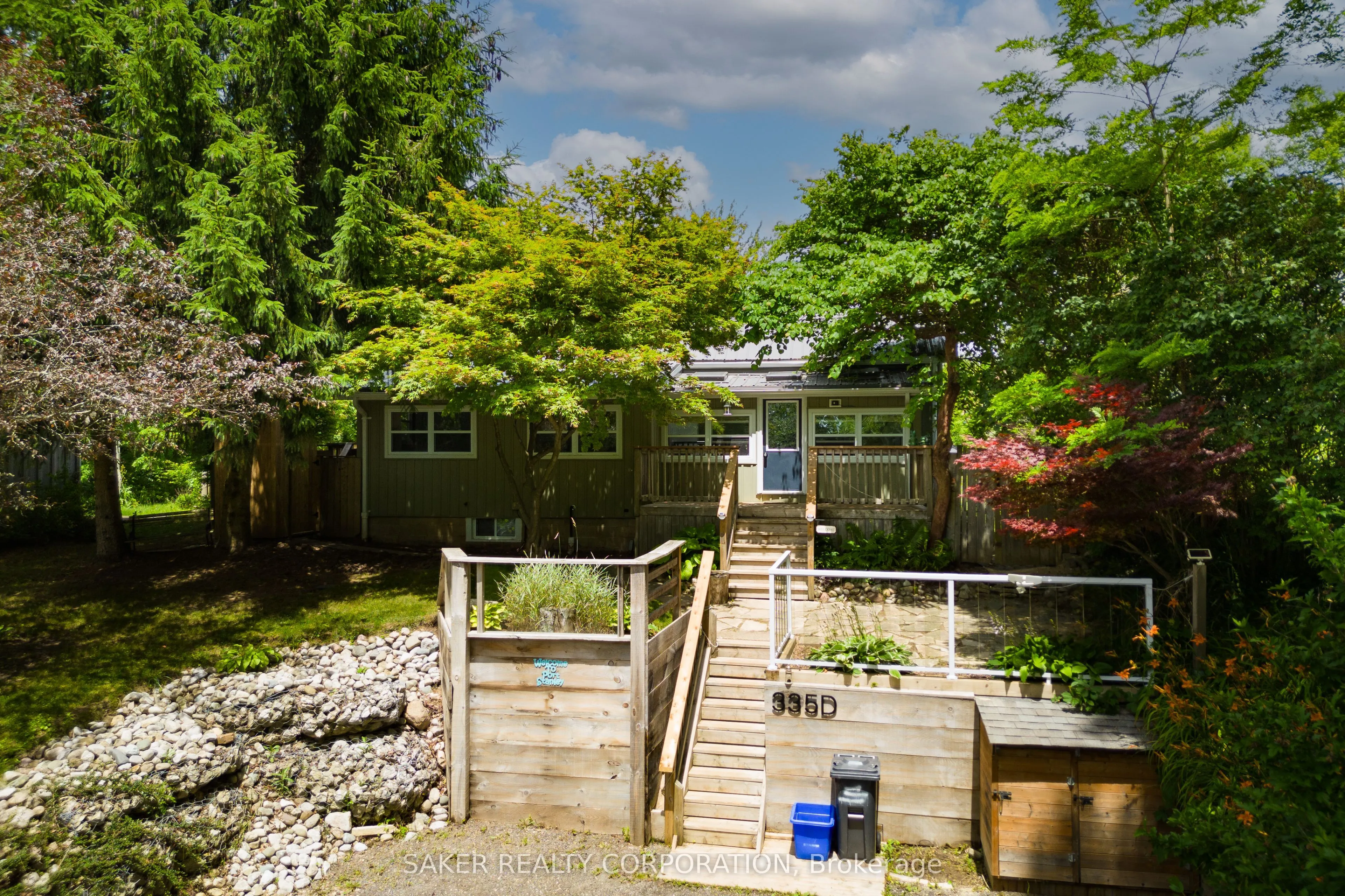 335D George Street, ON N5L 1C6