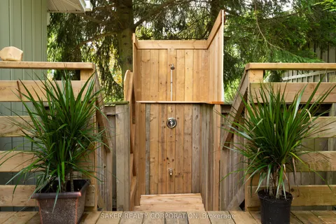 335D George Street, ON N5L 1C6