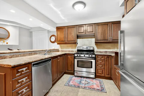 18 Konstantine Court, ON L9B 2T3