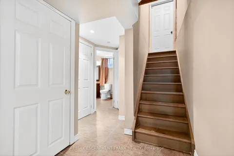 18 Konstantine Court, ON L9B 2T3