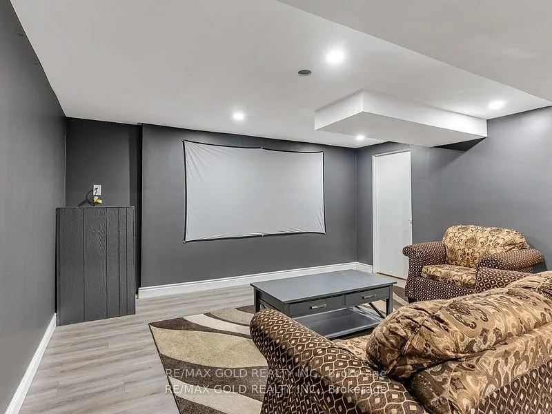 286063 County Road 10 Side Road, ON L9W 6P5