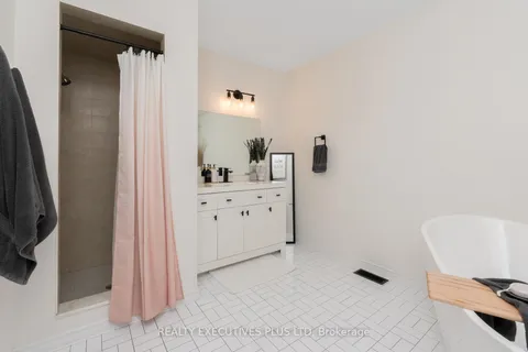 29 Perthshire Court, ON L9B 2H1