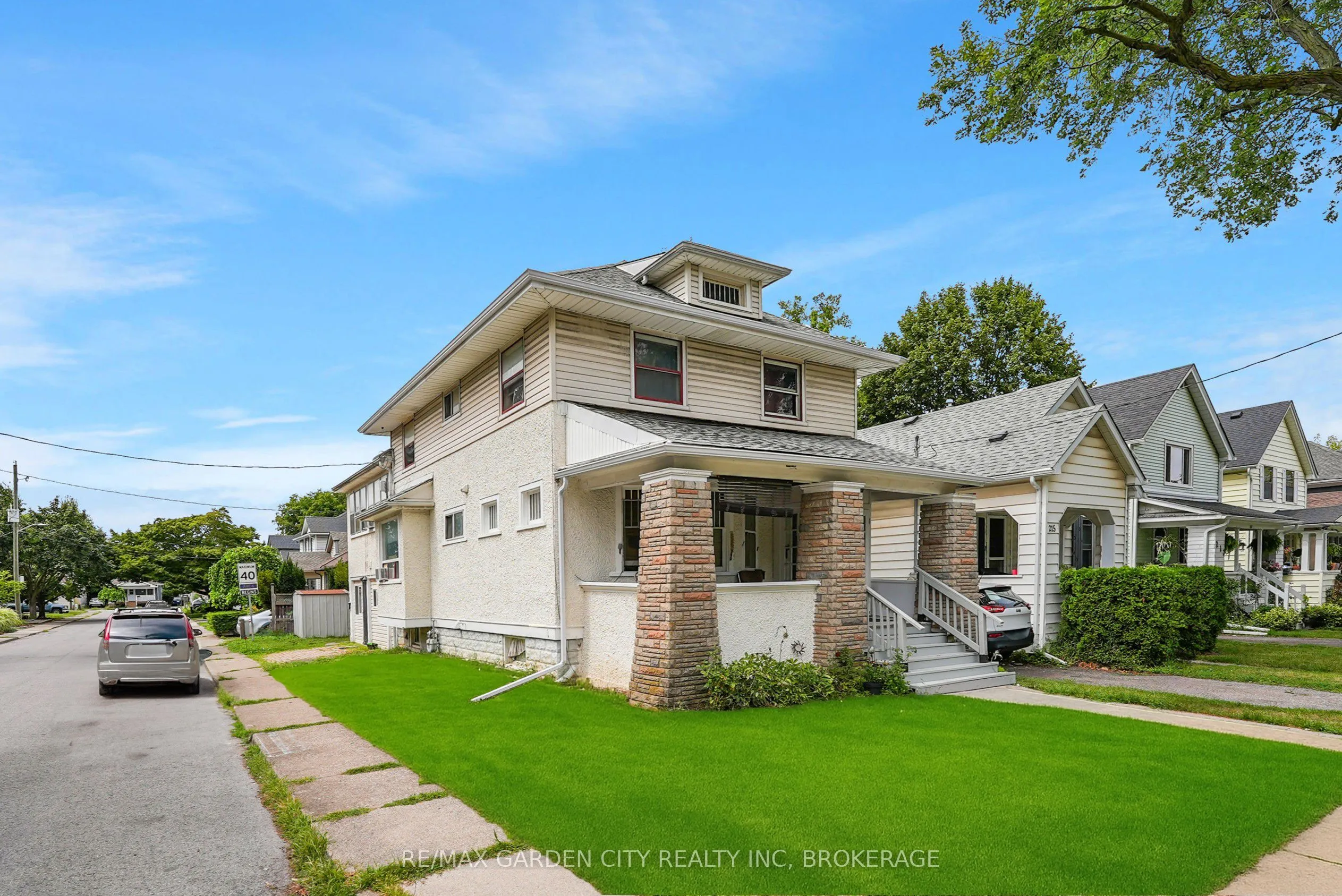 213 Geneva Street, ON L2R 4P9