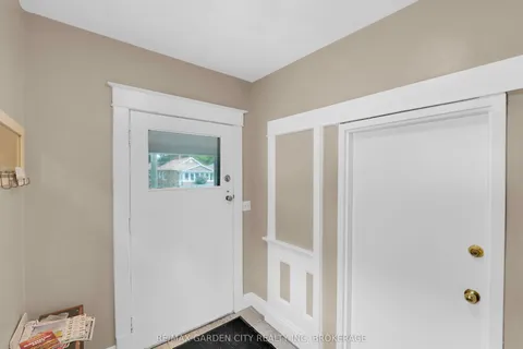 213 Geneva Street, ON L2R 4P9