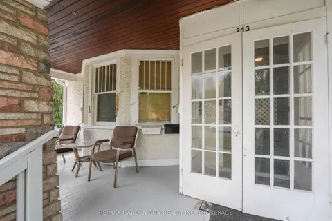 213 Geneva Street, ON L2R 4P9