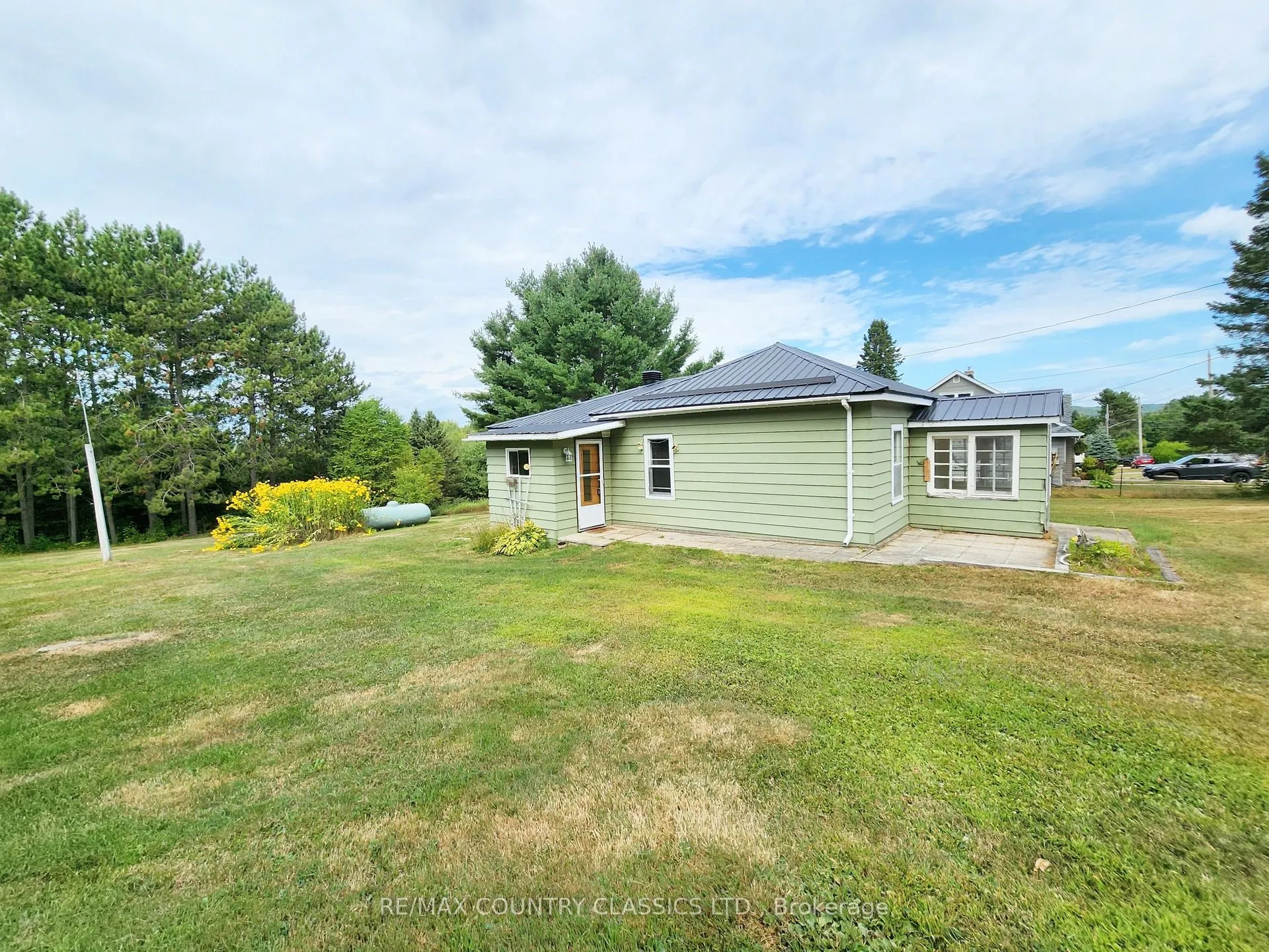 94 Paradise Road, ON K0J 2M0